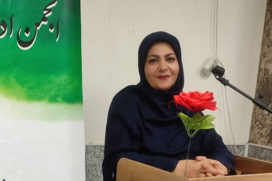 اثری از سمیه خسروی (افسون) از شاعران انتشارات حوزه مشق