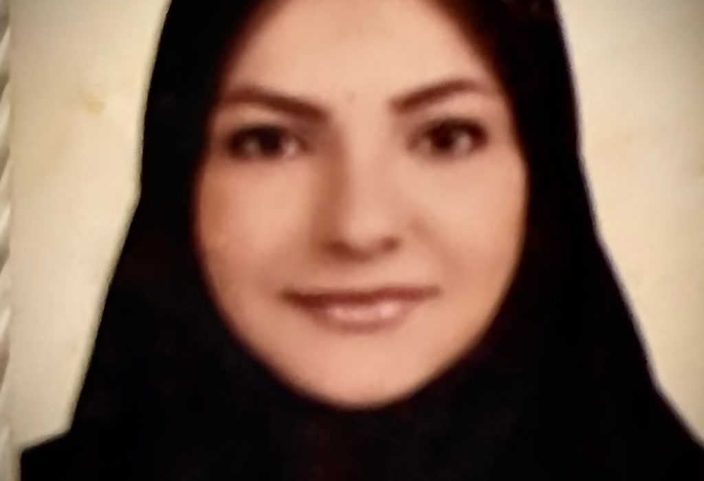 اثری از المیرا پناهی درین کبود از شاعران انتشارات حوزه مشق