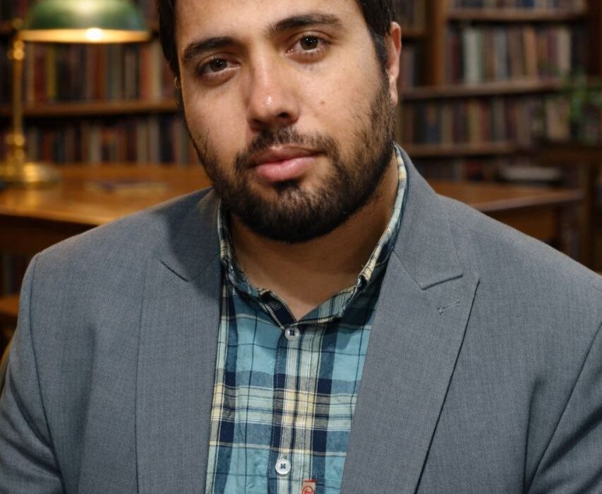 چگونه یک انتشارات معتبر و حرفه‌ای برای چاپ نوشته‌هایم پیدا کنم؟