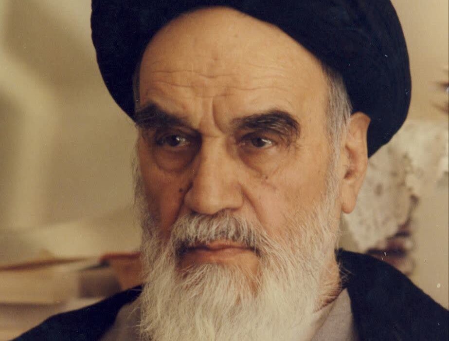 شعر«آیینه» اثری از مسعود آزادبخت از شاعران انتشارات حوزه مشق