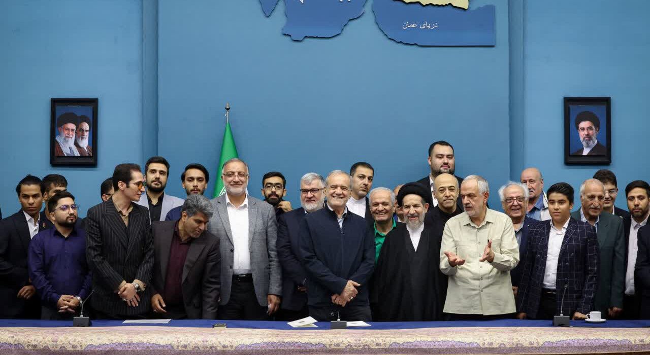 تأکید دکتر فردین احمدی بر نقش‌آفرینی نخبگان جوان در خدمت به ایران؛ دستور رئیس‌جمهور برای بررسی ظرفیت‌های علمی و فرهنگی وی